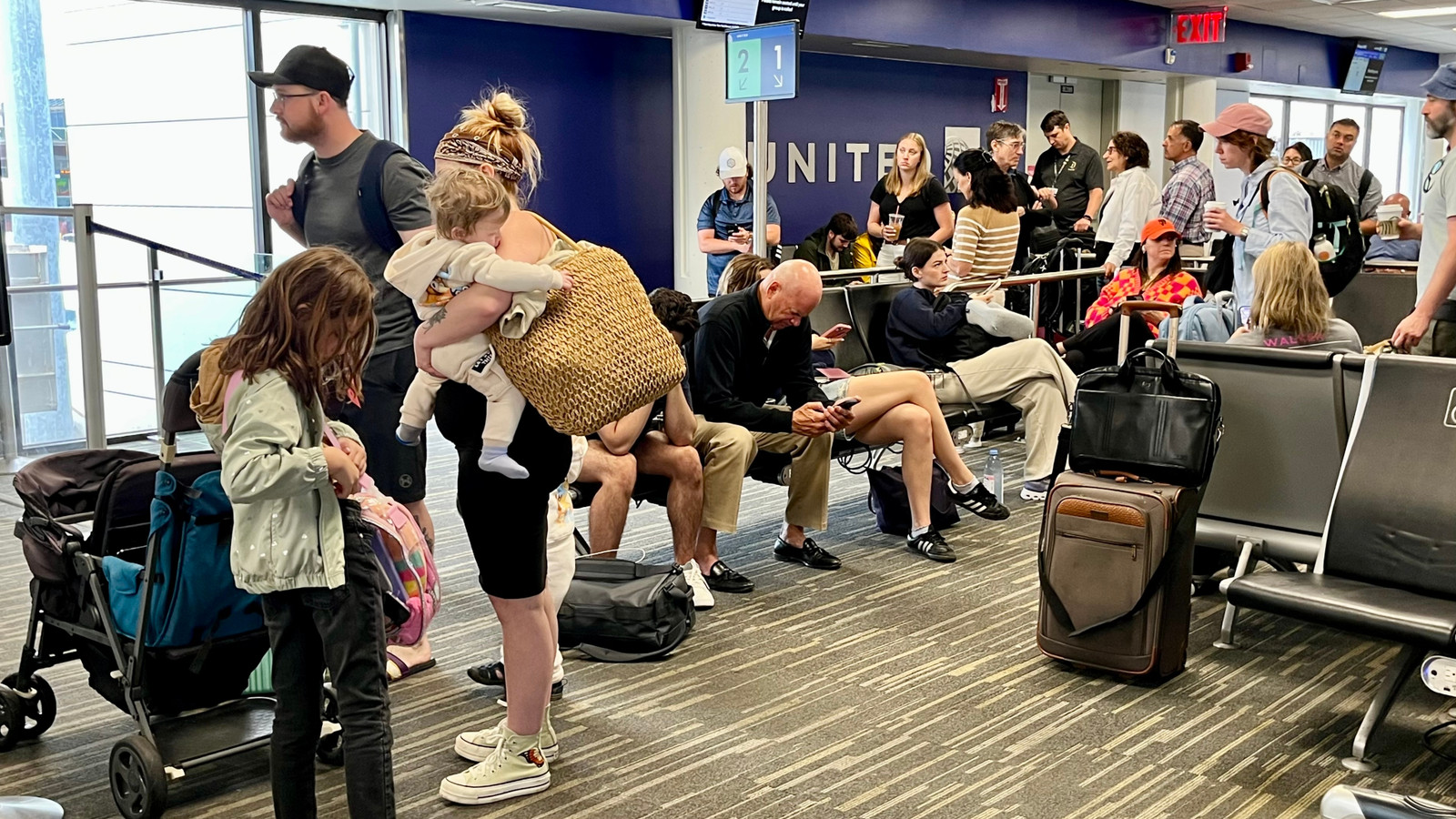 United Airlines suspend tous les vols en provenance du Canada et des États-Unis après l'appel avec la FAA sur une préoccupation technologique