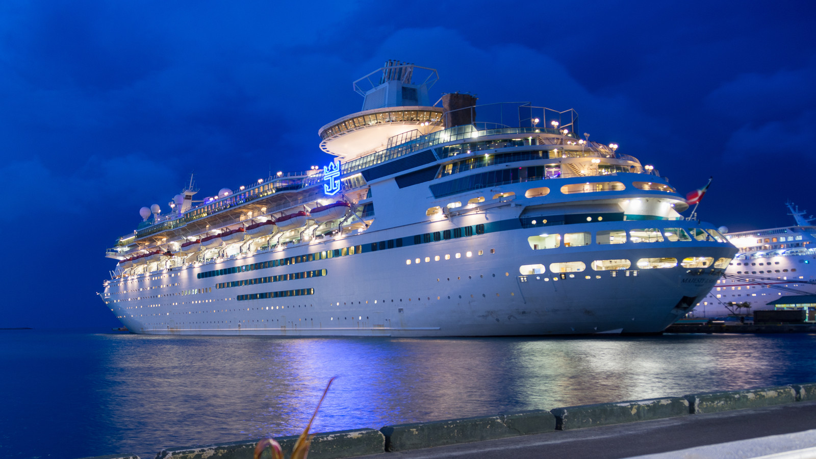 El empleado más famoso de Royal Caribbean sorprende a los cruceros después de renunciar sin explicación