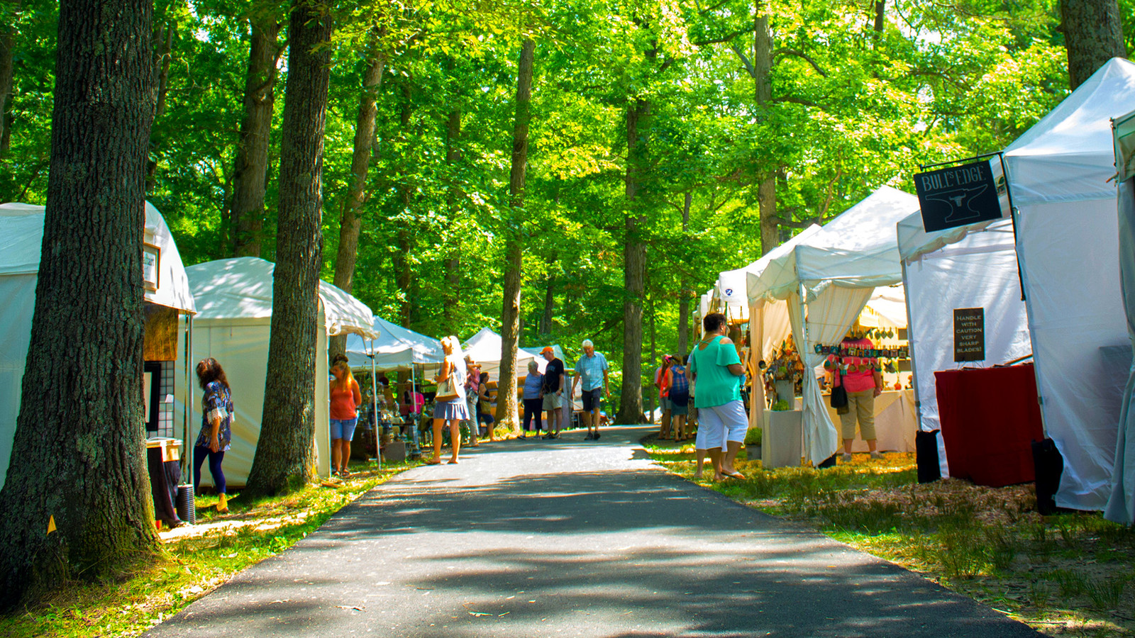 La ciudad de montaña más encantadora de los Apalaches es una verdadera joya oculta con un ambiente artístico