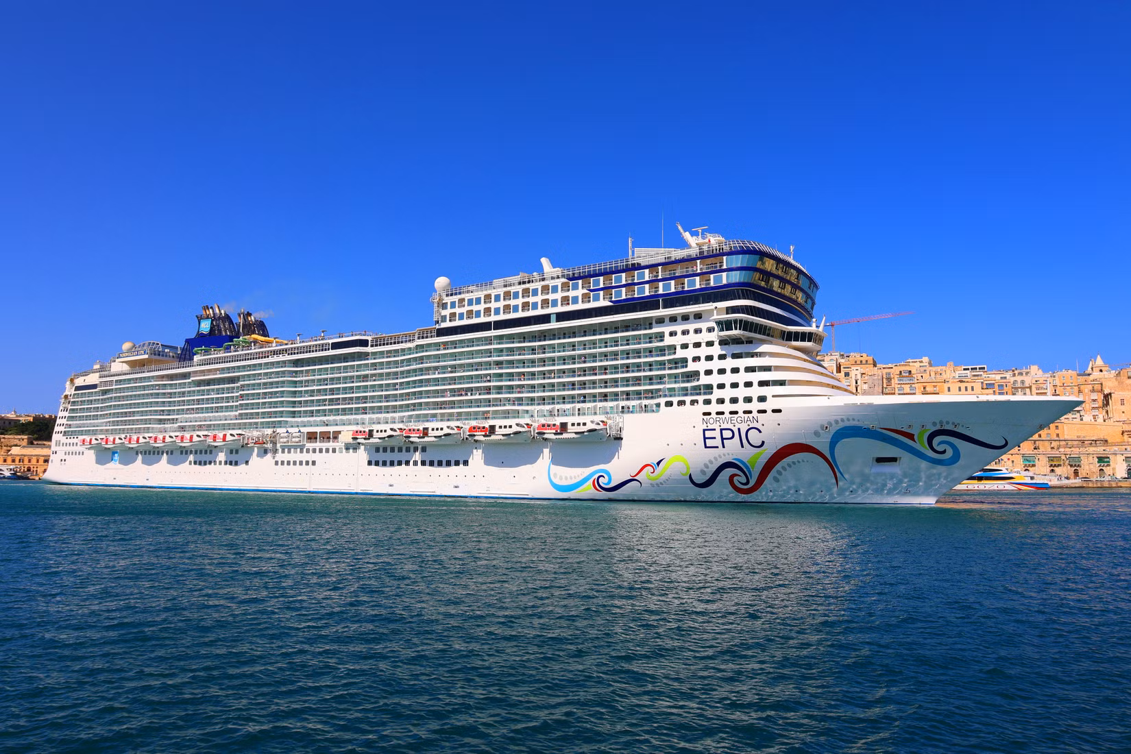 Los cruceros dicen que Norwegian Cruise Line “se dirige rápidamente en la dirección equivocada” después de eliminar cabinas para viajeros solitarios