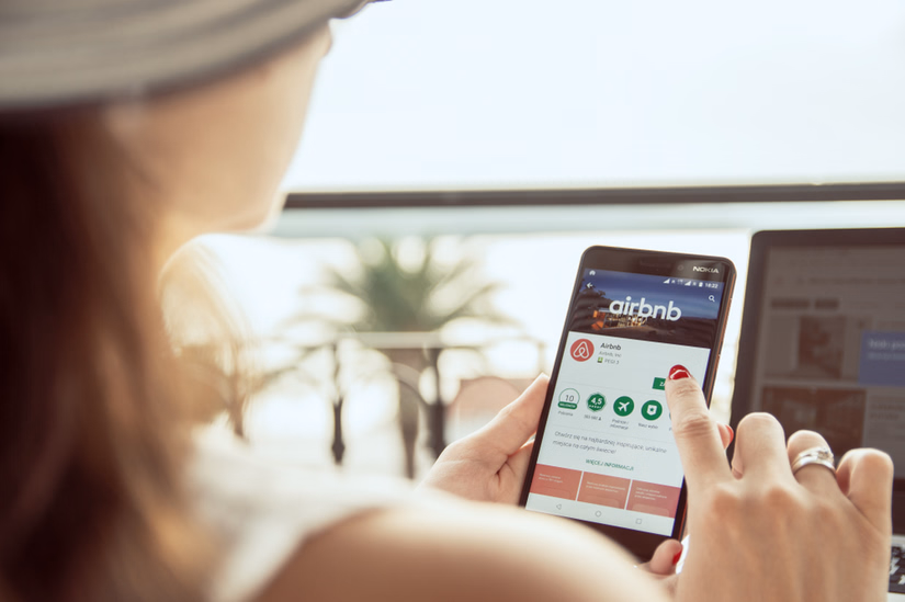 Les nouvelles fonctionnalités d'Airbnb exaspèrent les voyageurs et les hôtes alors que des problèmes plus importants restent négligés