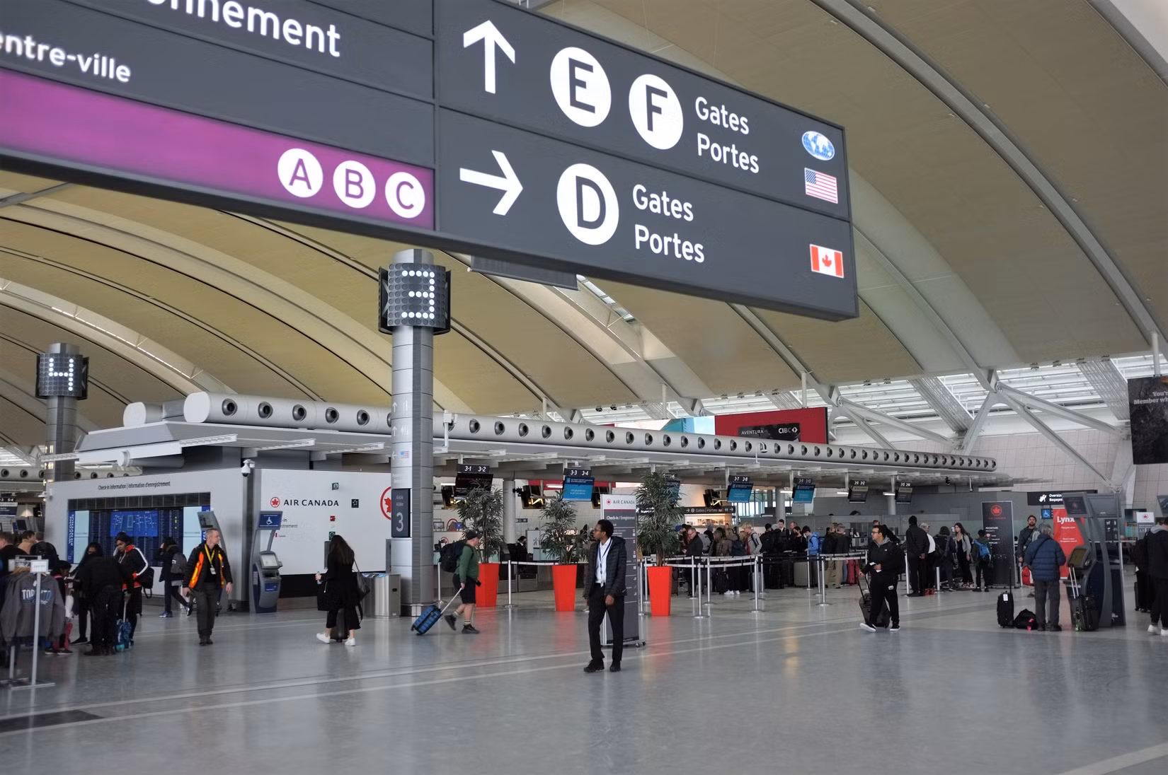 Les Américains s'inquiètent du fait que le côté américain de l'aéroport le plus populaire du Canada semble tristement méconnaissable