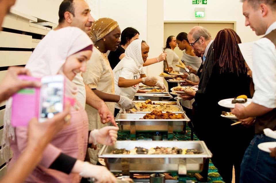 Où et comment faire du bénévolat à l'étranger avec des réfugiés en 2025