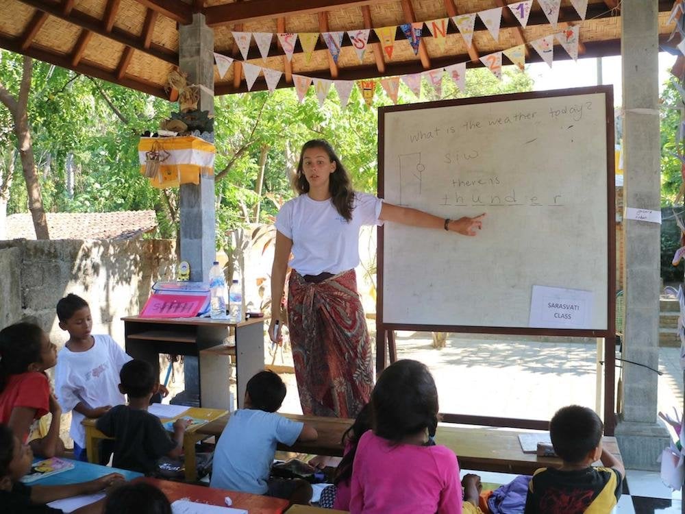 Come ottenere un lavoro di insegnamento all'estero
