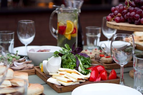 Food &amp; Drinka Ritual culinario: Explorando la comida georgiana