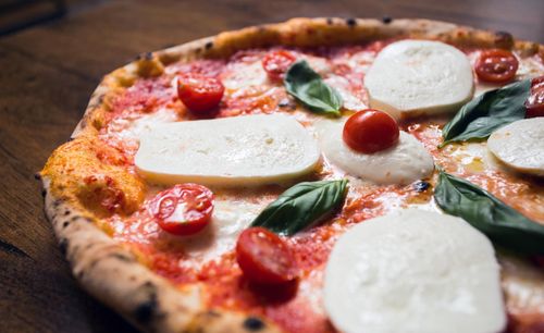 Nourriture et boisson la meilleure pizza de Naples