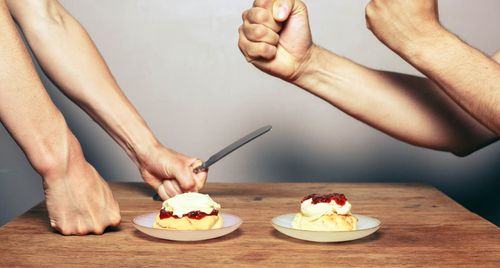 Food &amp; Drinkfood Fight: debatir cómo comer los platos icónicos del mundo