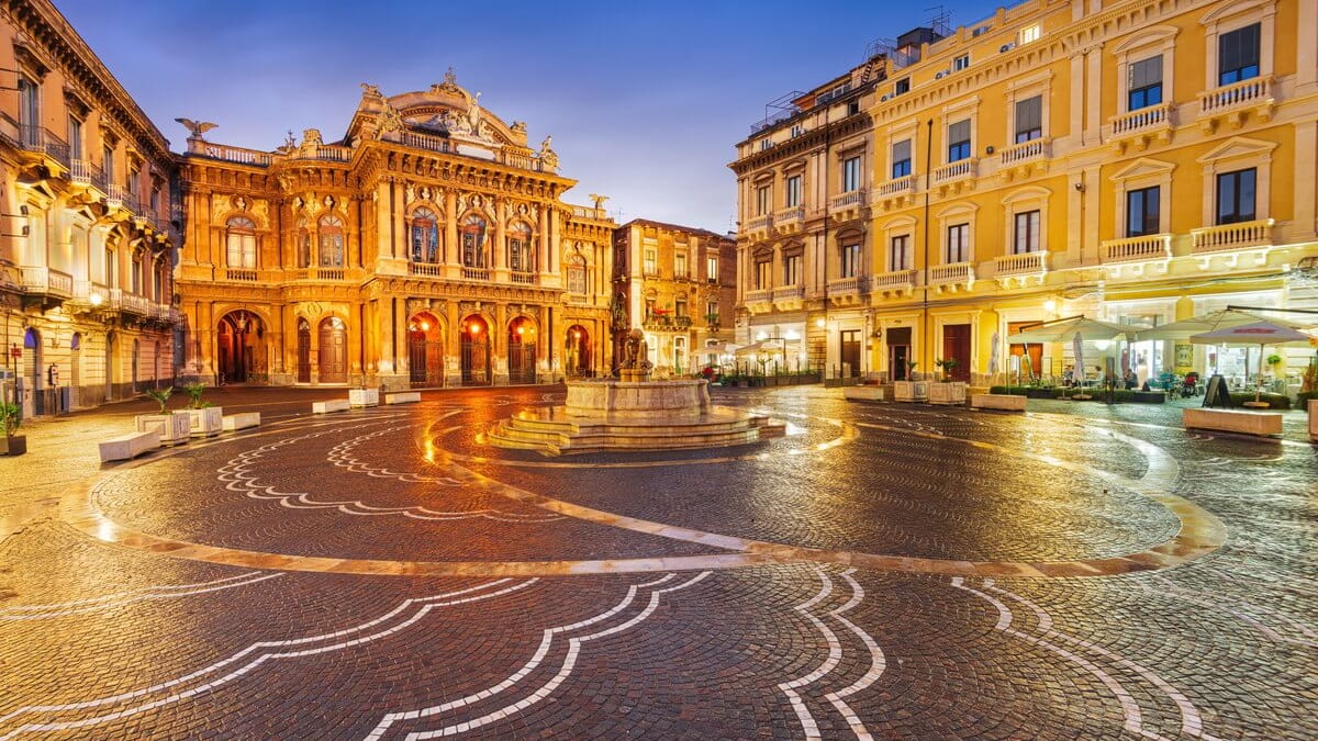 Le paysage urbain lui-même est un site du patrimoine mondial! 5 Attractions incontournables en Catane, la deuxième plus grande ville de la Sicile