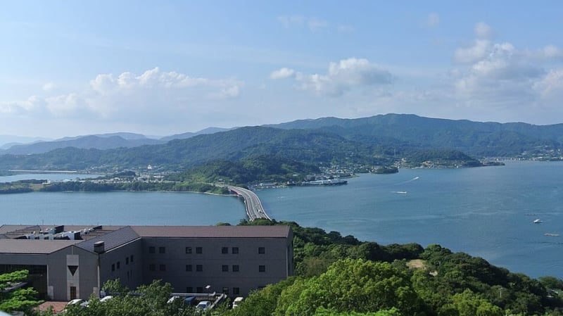 Une courbe de courbe au-dessus du lac et un bateau de croisière! 5 points touristiques où vous pouvez pleinement profiter des charmes du lac Hamana