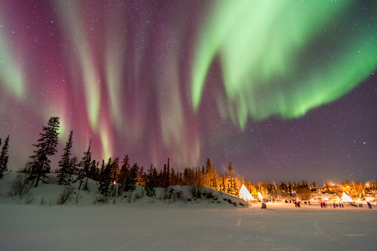 Yellowknife: la ville des étoiles et les lumières du Nord
