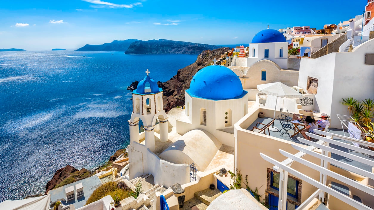 Santorini: impresionantes casas cicladic, acantilados multicolores y espectaculares puestas de sol