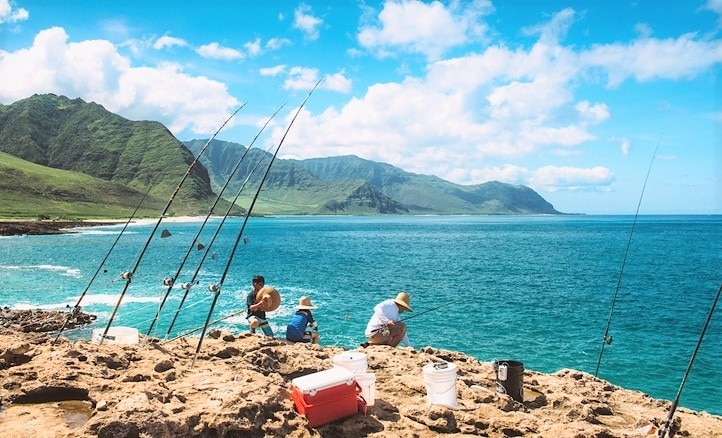 ¡Atrapa todo, desde peces pequeños hasta grandes caza! Top 3 lugares de pesca en Hawaii