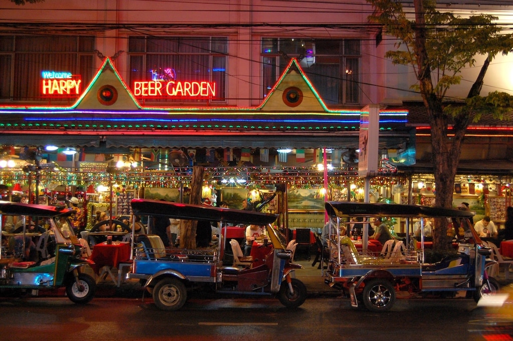 5 meilleurs endroits pour profiter pleinement des divers bars et pubs de la vie nocturne de Silom!