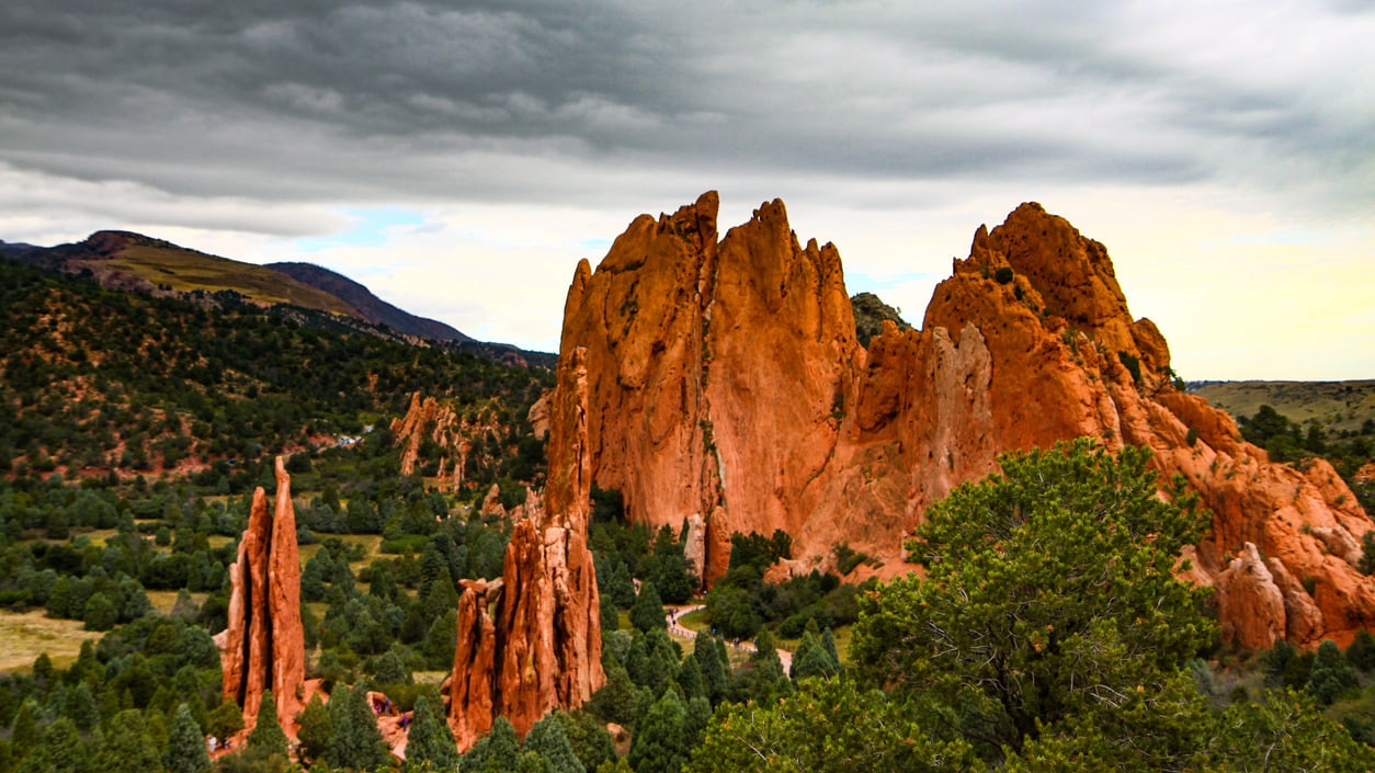 Colorado Springs ： Une ville de formations rocheuses incroyables et d'attractions touristiques