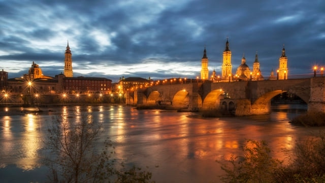 10 spots touristiques incontournables dans la belle ville ancienne de Zaragoza, Espagne!