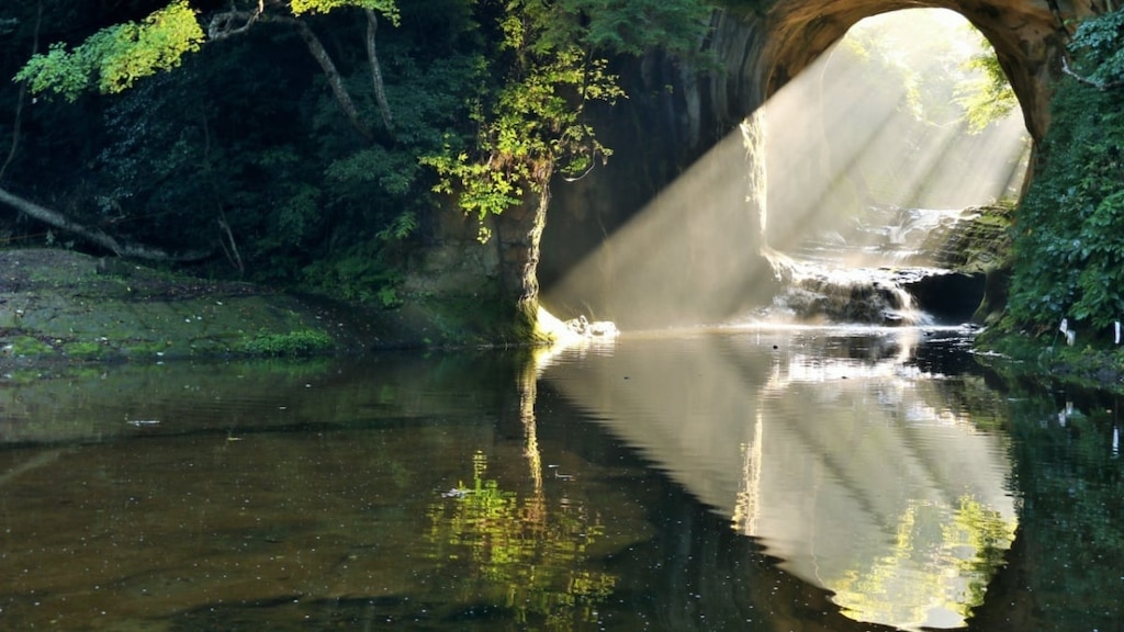 Kameiwa Cave y Nomizo Waterfall 