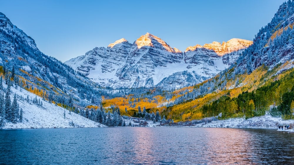 Aspen: Accueil des restaurants de première classe du monde, le paradis aux amateurs de sport d'hiver aventureux