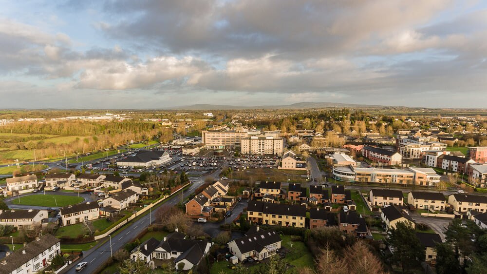 Shannon: una ciudad de río irlandesa famosa por sus vistas escénicas y una rica escena artística