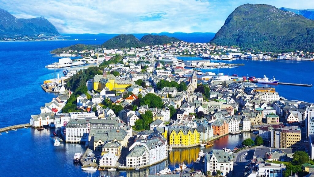 Une ville portuaire comme l'art! 7 points touristiques incontournables à Ålesund, Norvège