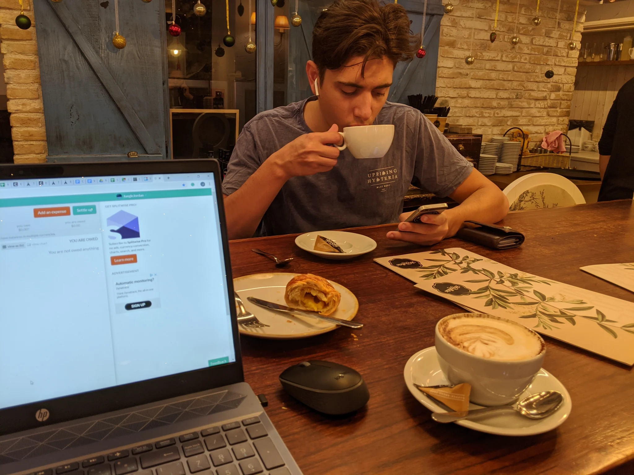 Cómo establecer contactos como un nómada digital