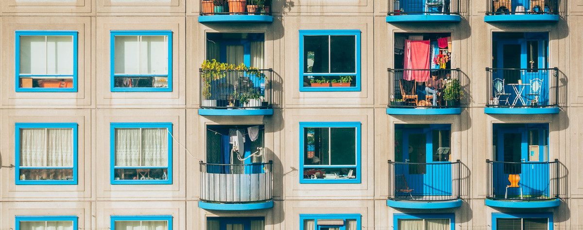 Avantages et inconvénients de la location et de la vie dans des appartements partagés