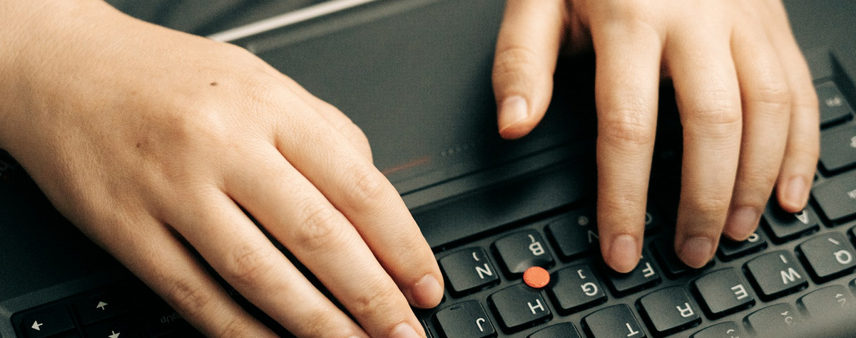 Una guía para comprar equipos ergonómicos: factores clave a considerar