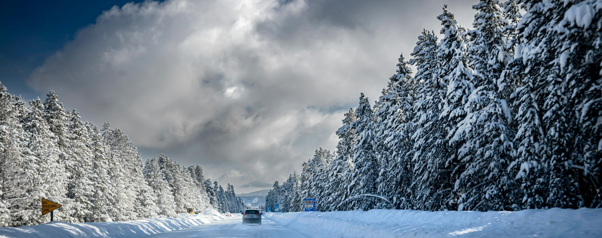 33 Conseils de voyage d'hiver essentiels (que vous conduisiez ou volez)