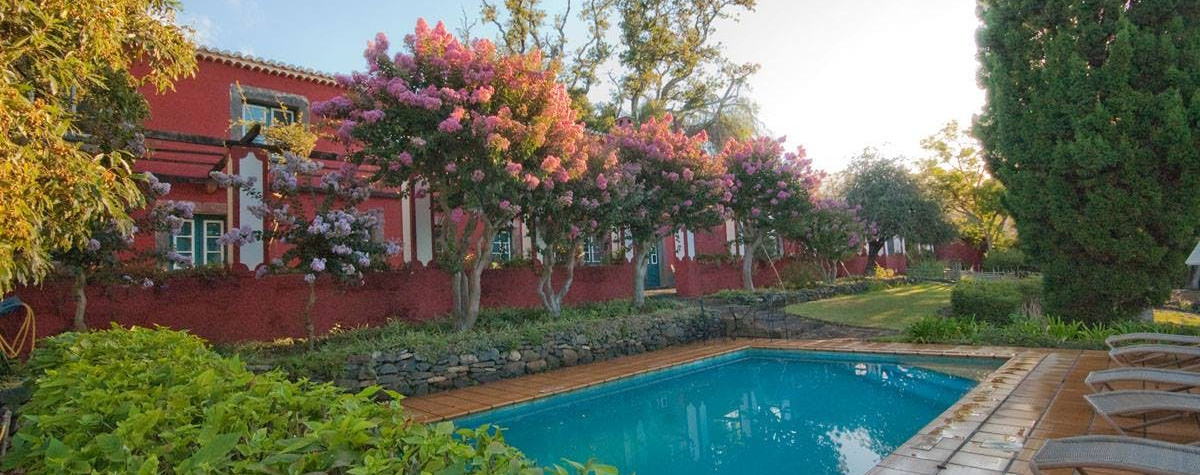 Une interview du propriétaire de Flatio, Miguel Caldeiras, directeur général de Quinta Das Vinhas avec 15 chalets ruraux à Calheta