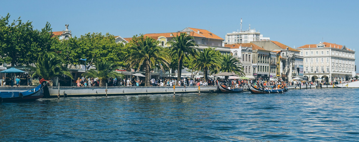 Um guia para Portugal para nômades digitais (visto, acomodação, espaços de coworking, custo de vida, transporte, melhores bairros, atrações, perguntas frequentes e muito mais)