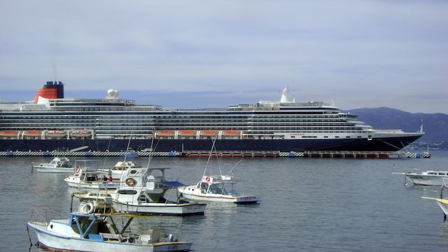 ¡Mueles turísticos en Manzanillo, México! Una ciudad visitada en un viaje alrededor del mundo por ese crucero de lujo