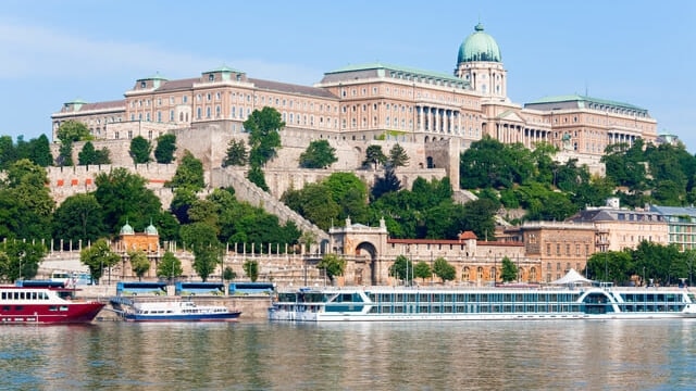 Site do Patrimônio Mundial conhecido como "Pearl of the Danube"! Apresentando a bela paisagem urbana de Budapeste