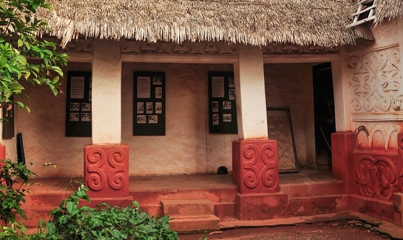 ¡Repleto de una arquitectura tradicional fascinante! Sitio del Patrimonio Mundial de Ghana: edificios tradicionales de los Ashanti