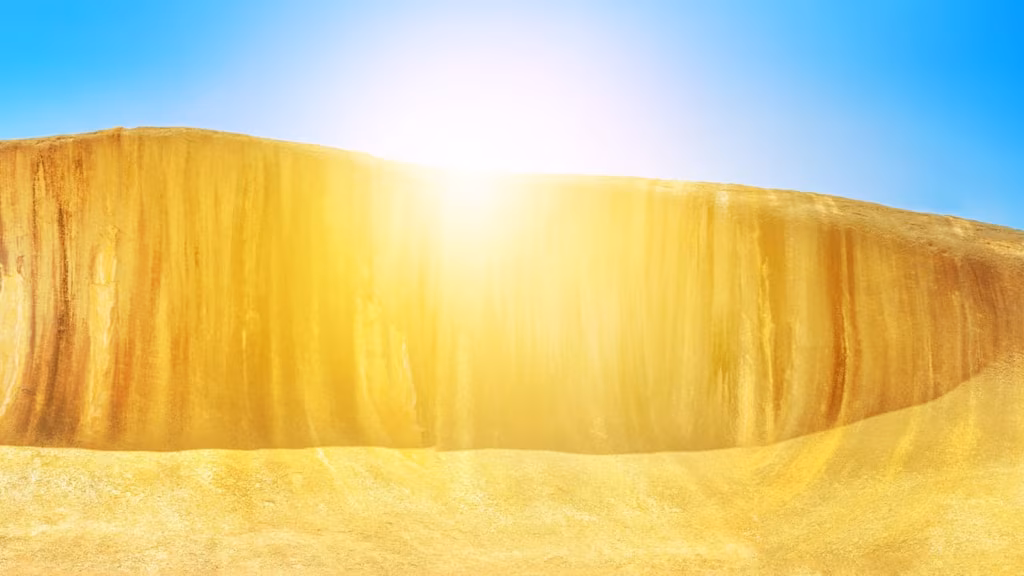 Rocher des vagues. Une grosse vague dynamique qui est l'art de la nature !