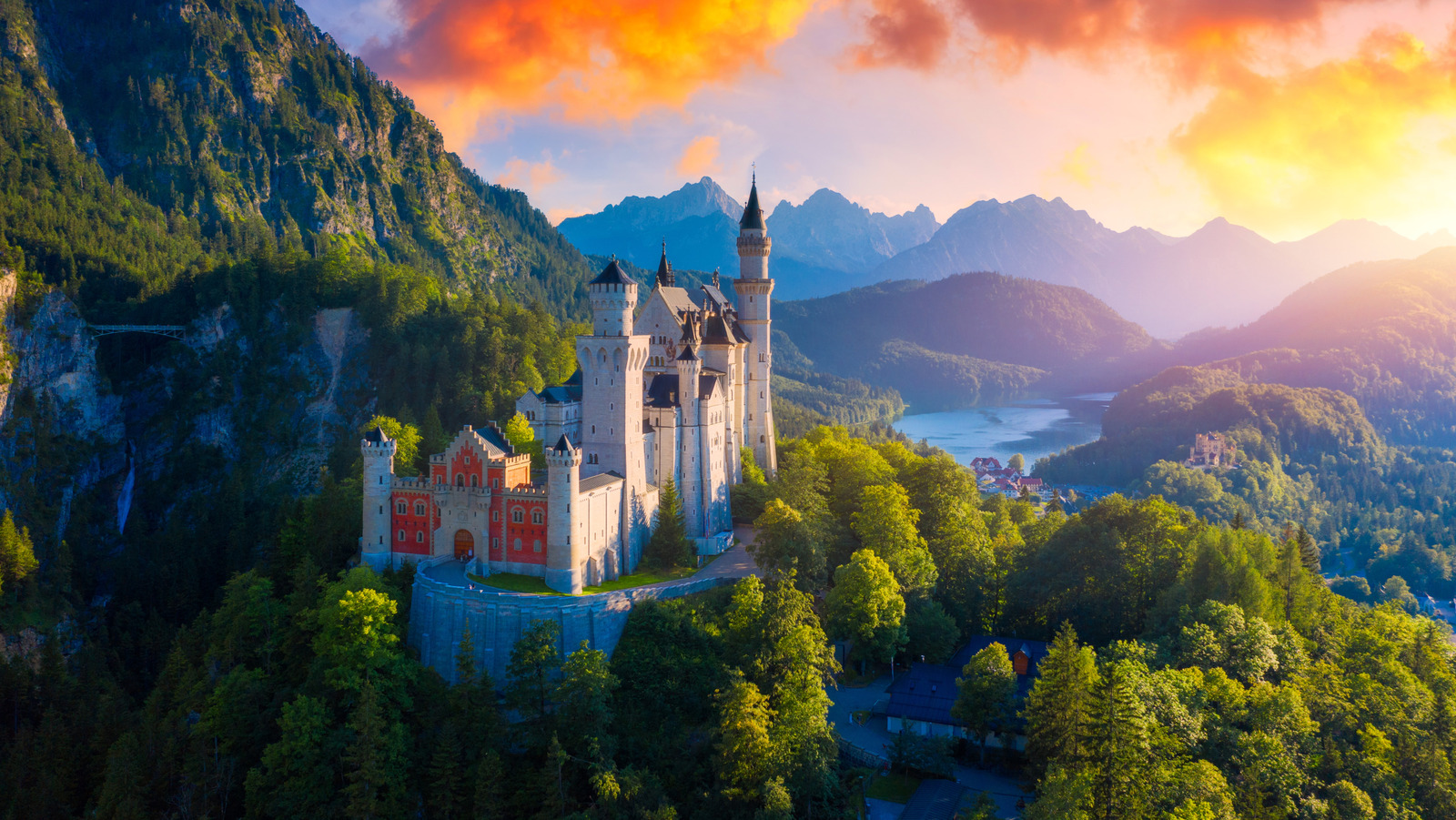 10 des châteaux de contes de fées les plus spectaculaires d'Europe à visiter au moins une fois