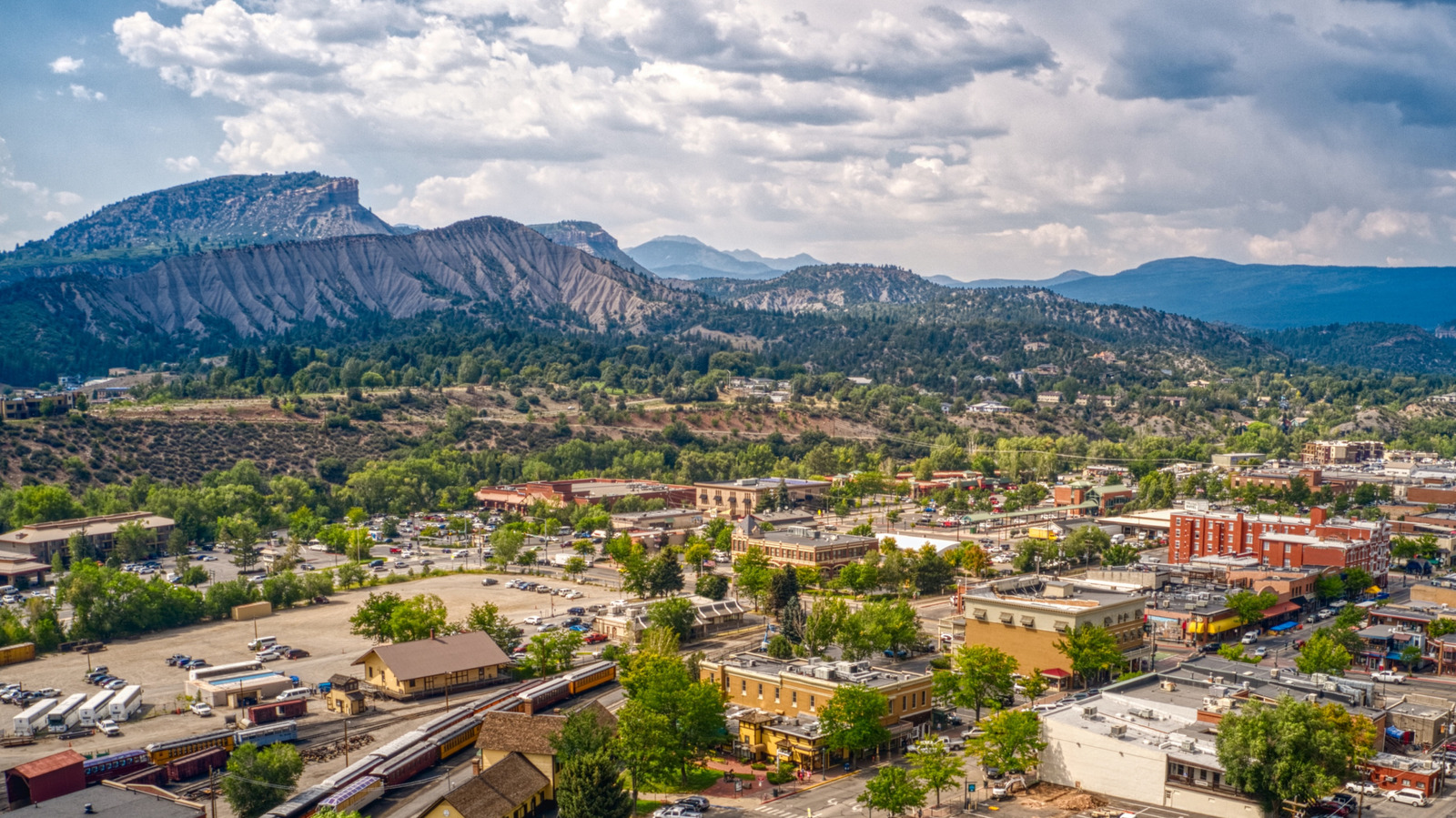 La superbe ville du Colorado, dans les montagnes Rocheuses, regorge de divertissements pittoresques en plein air