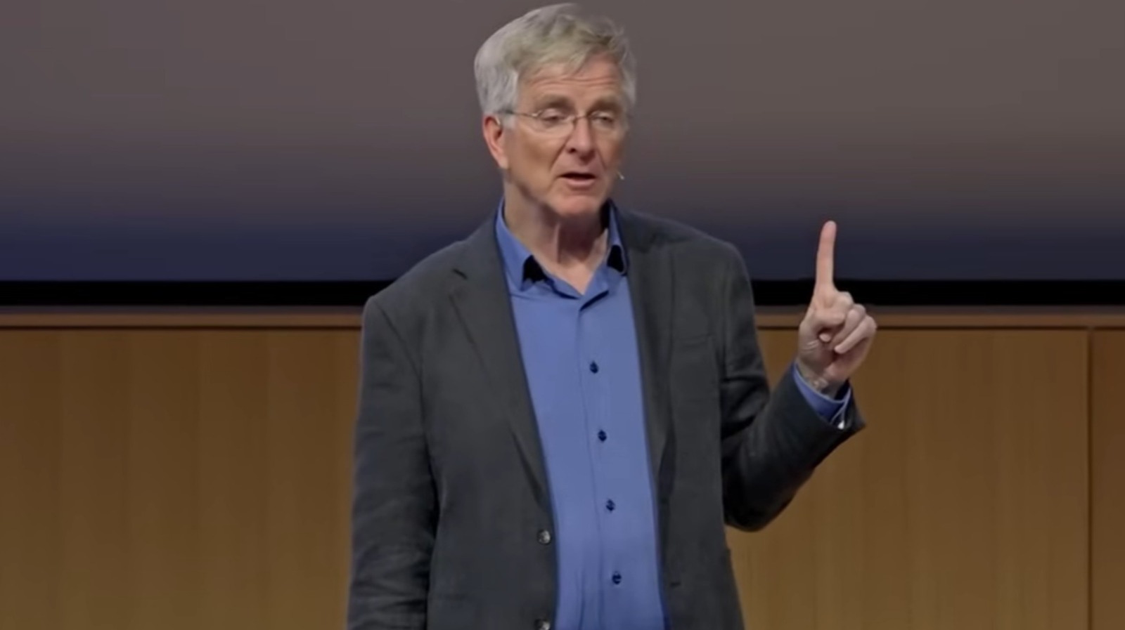 Rick Steves élimine les restaurants touristiques en Europe en évitant ces 3 mots