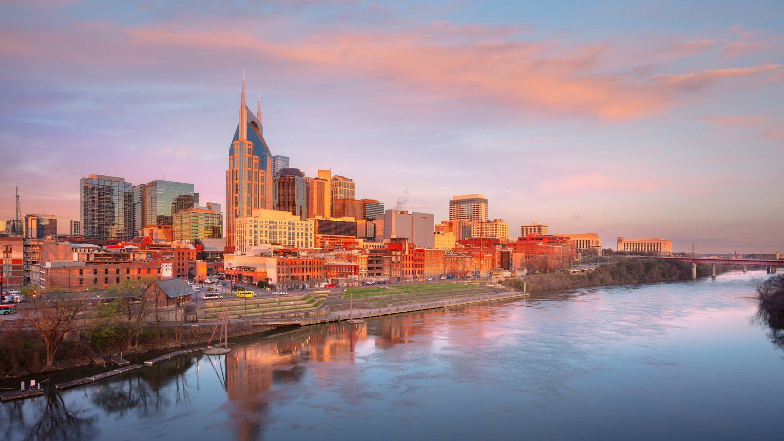 La « ville musicale » emblématique du Tennessee est une capitale animée pleine d'une culture et d'une cuisine riches