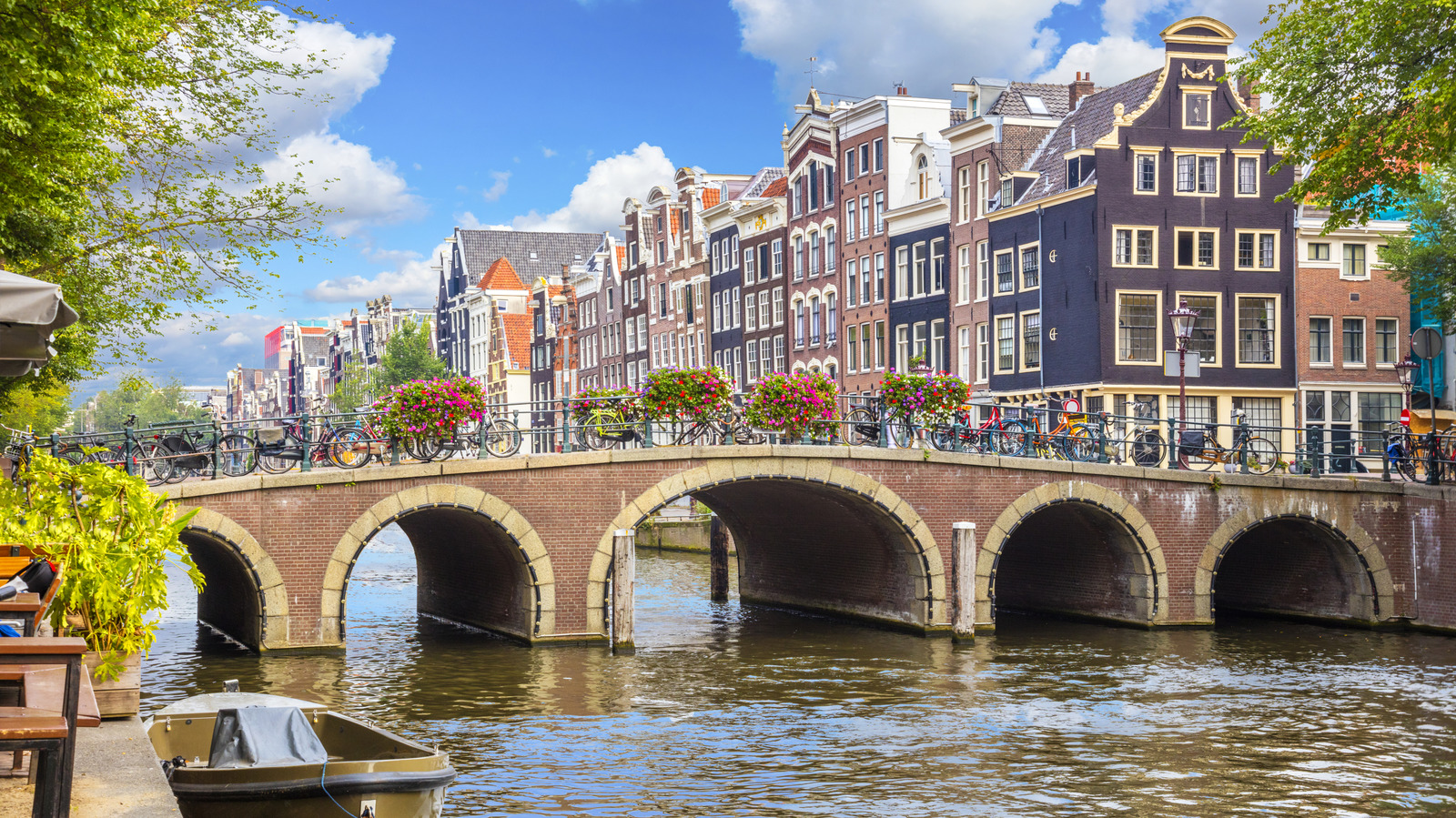 A encantadora cidade europeia que Rick Steves recomenda visitar para envolver seus sentidos