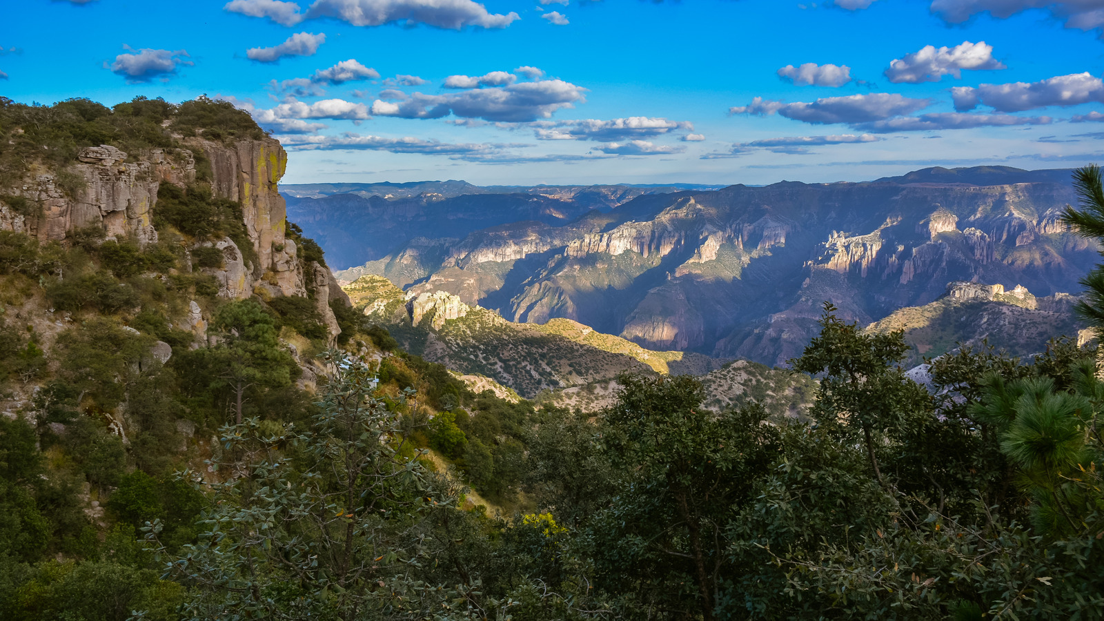 Le « Grand Canyon du Mexique » offre une escapade aventureuse en montagne
