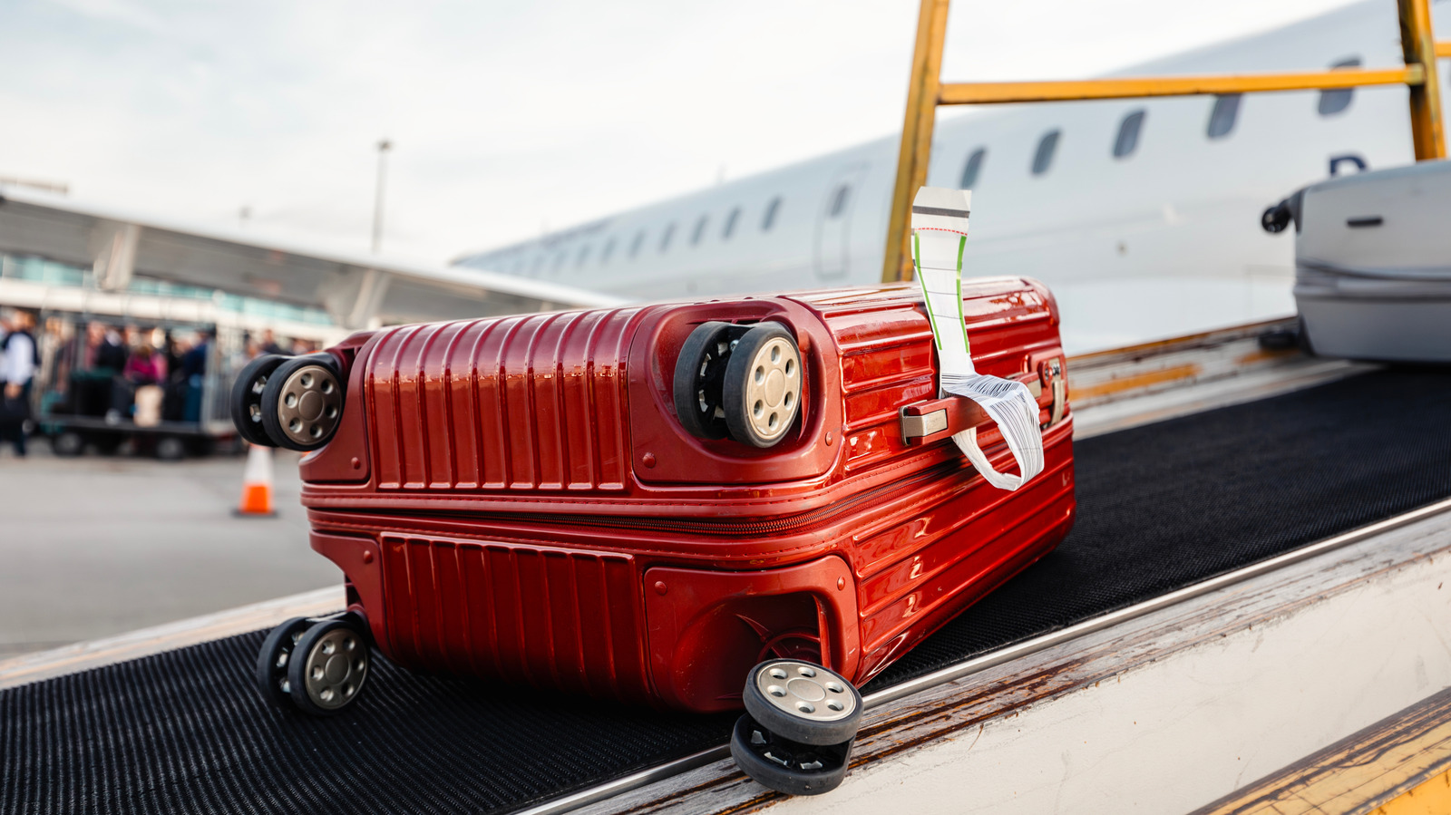 Les voyageurs devraient reconsidérer cette tendance courante en matière de bagages, selon les bagagistes